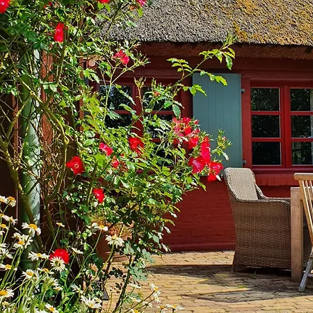 Pommernhaus Urgemuetlicher Roter Schwede