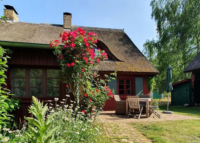 Pommernhaus Urgemuetlicher Roter Schwede 펜션 *
