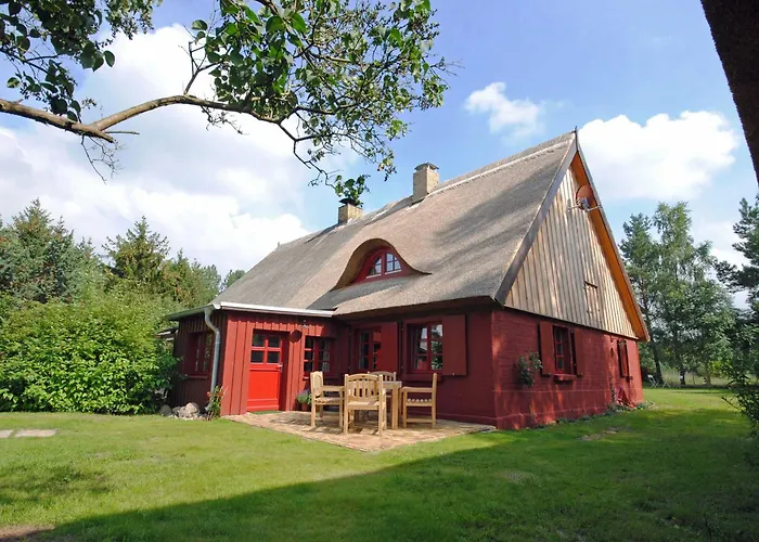 Pommernhaus Urgemuetlicher Roter Schwede *